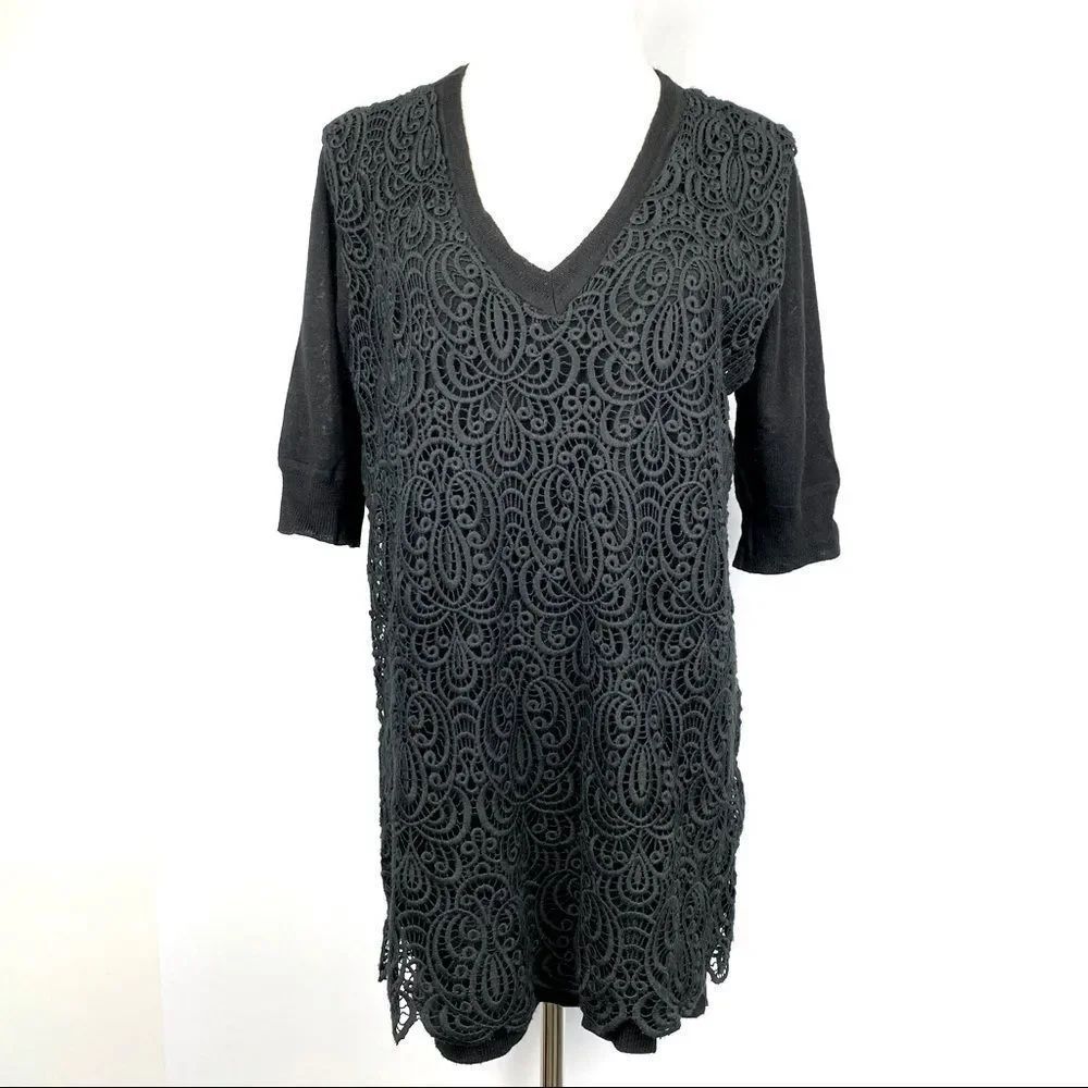 LELA ROSE EMBROIDERED V-NECK SHORT SLEEVE KNIT SWEATER Top